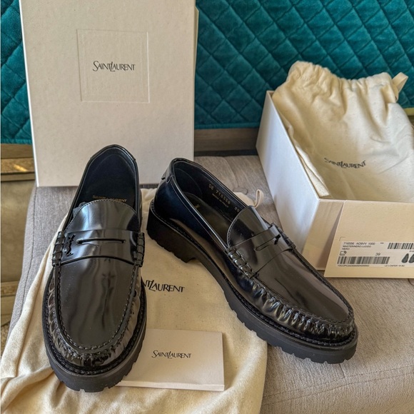 Saint Laurent Black Leather Le Loafer Penny Loafers - Picture 4 of 17